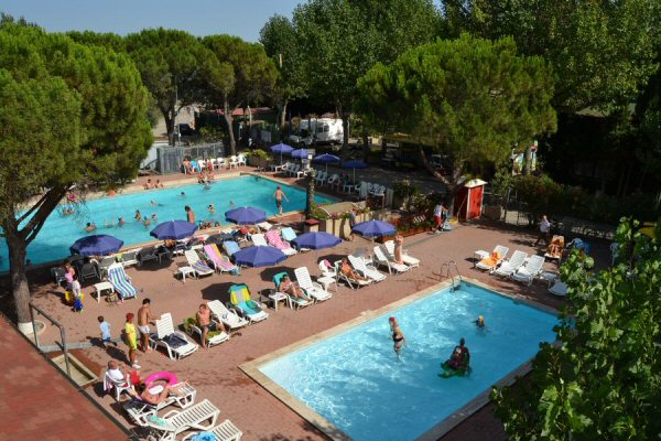 camping lake Trasimeno with pool 13